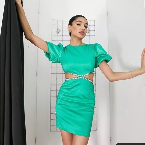 Band of Stars Dresses & Skirts - Band of Stars Green Puff Sleeve Rhinestone Cutout Dress Size 8